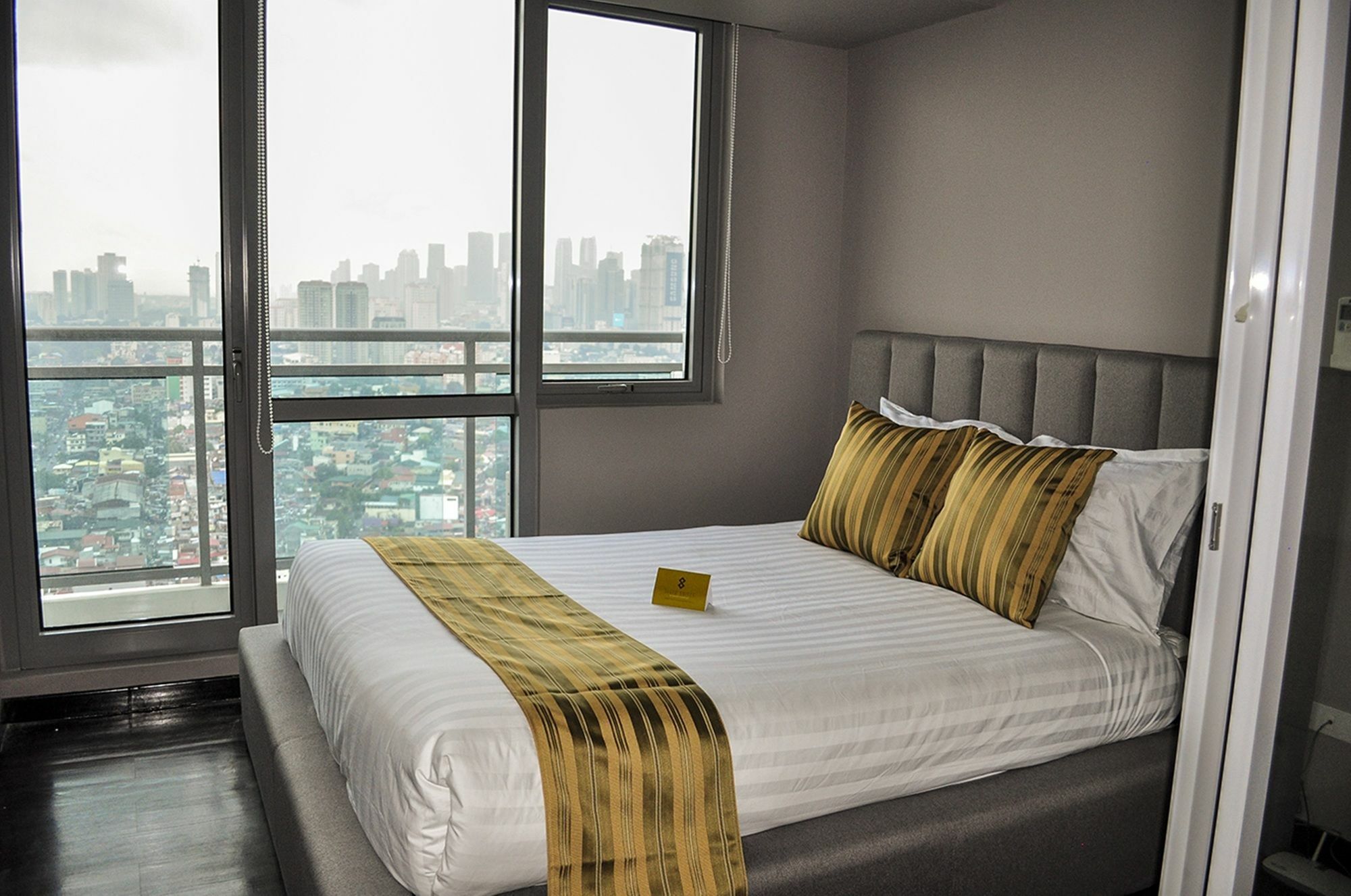 Siglo Suites @ The Acqua Private Residences Mandaluyong Esterno foto