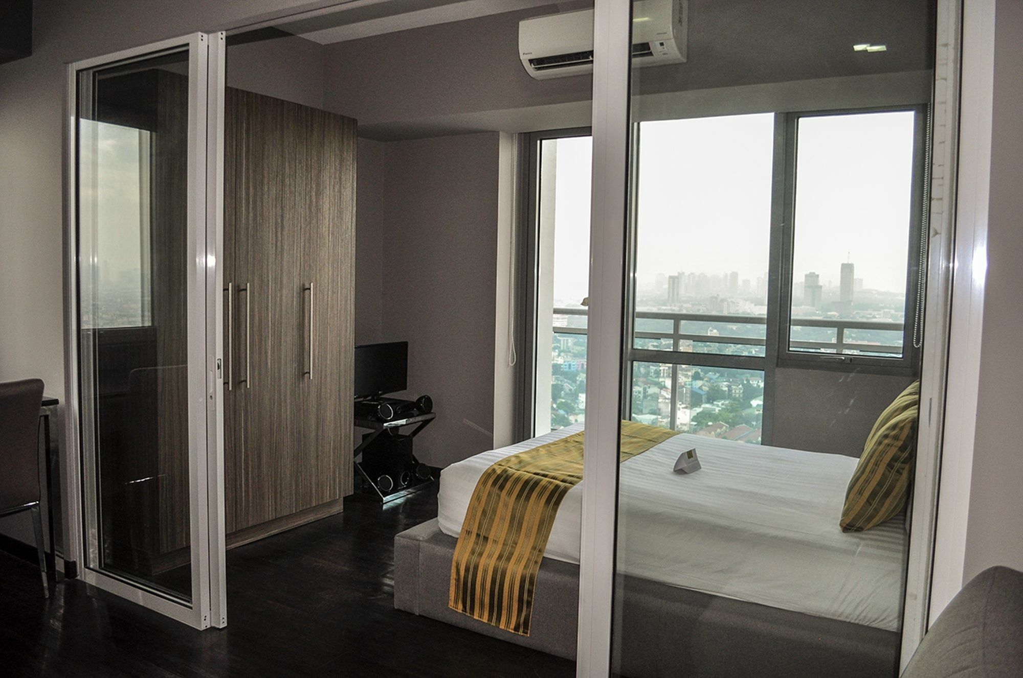 Siglo Suites @ The Acqua Private Residences Mandaluyong Esterno foto